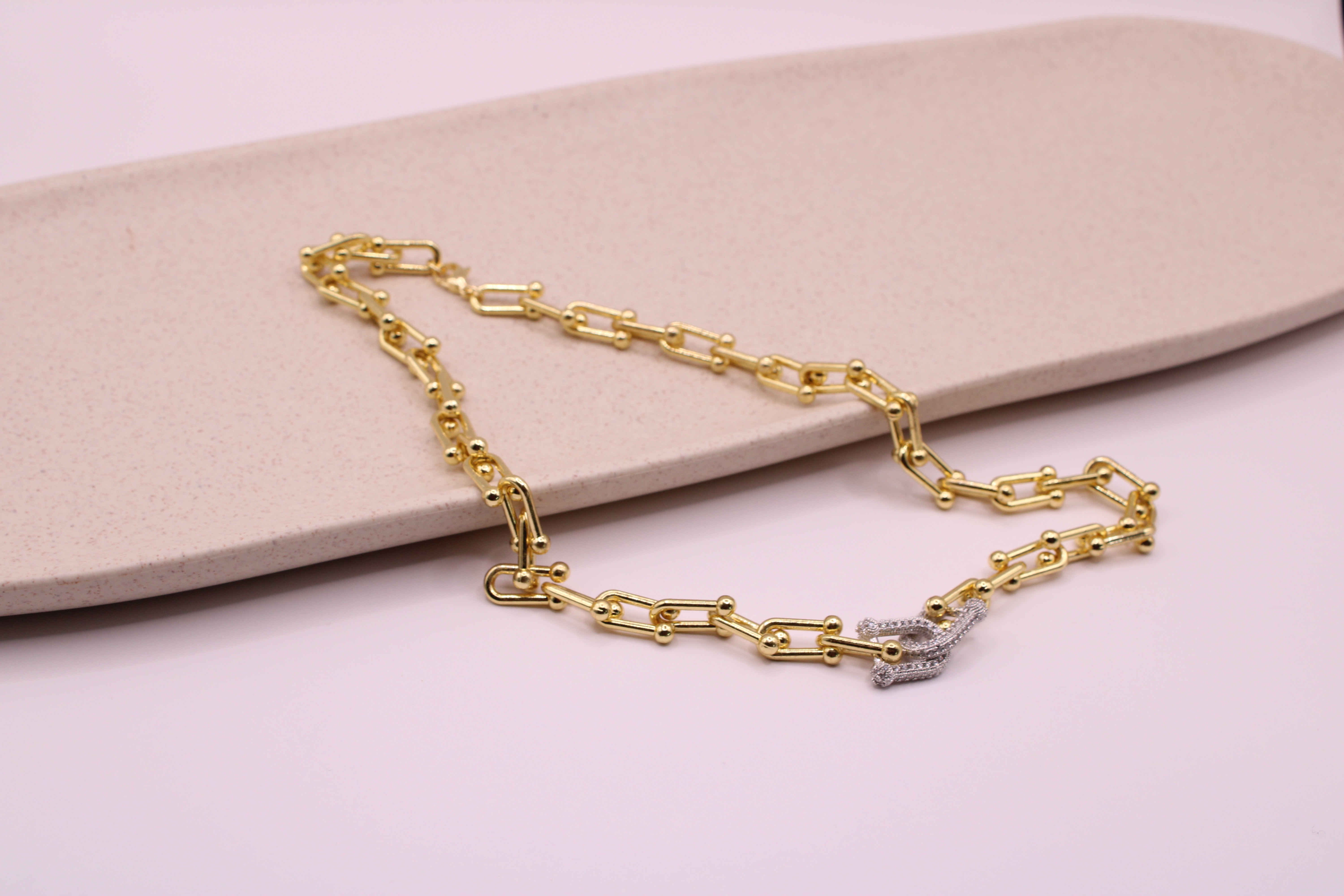 Horseshoe Chain